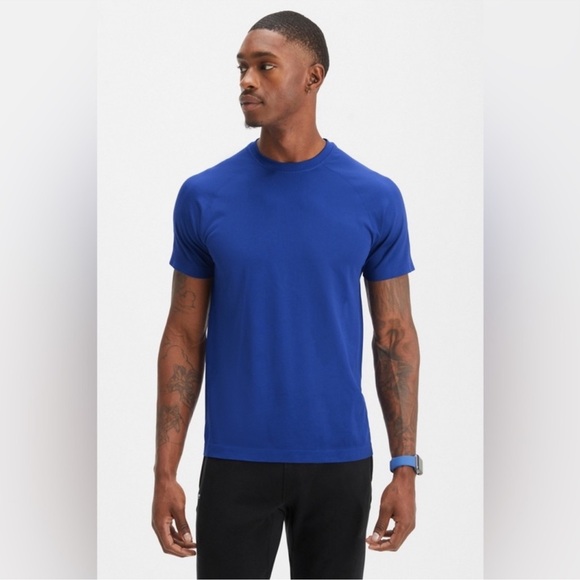 NWT Fabletics The Training Day Tee in Carbon Blue Size M - Picture 2 of 5